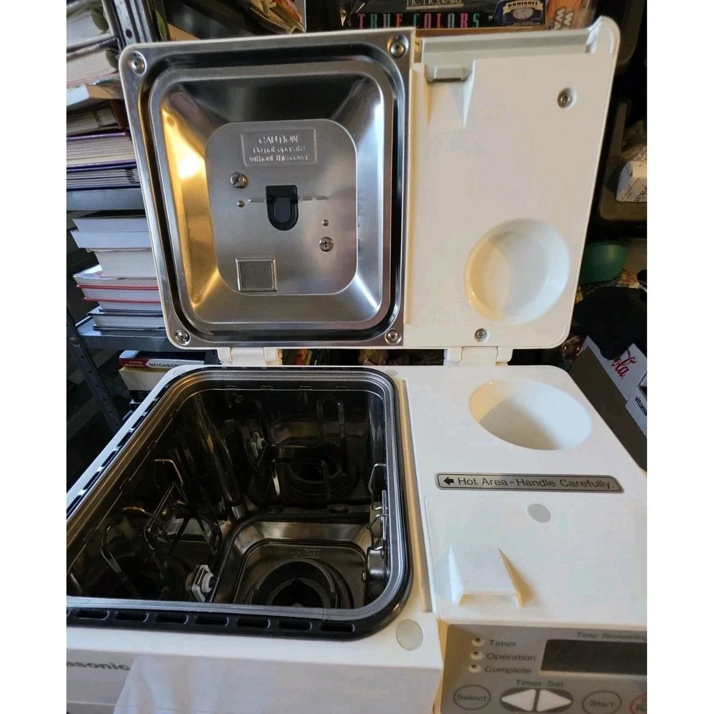 Panasonic SD-BT2P White Bread Bakery Automatic 1 Pound Bread Maker Machine